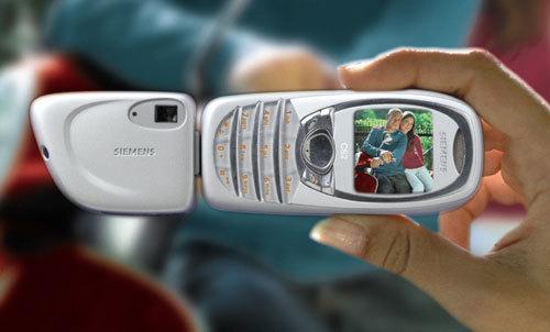 Камера как дополнительный аксессуар для телефона среднего класса Siemens C62 (2003 г.)