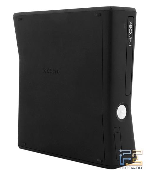 Xbox 360 - вид в три четверти