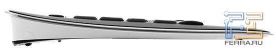 Еще один вид Logitech K800 в профиль