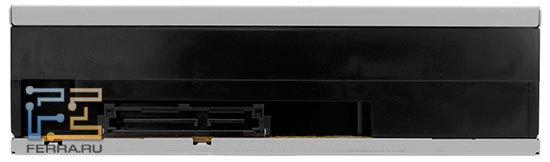 Разъемов на задней панели лишь два: один — для подключения кабеля SATA, второй — для подачи питания