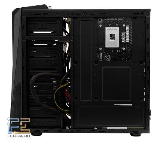 За основанием материнской платы провода не спрячешь