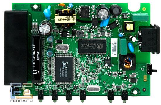 При взгляде на плату принадлежность к HomePlug адаптерам выдает обилие электрических компонентов