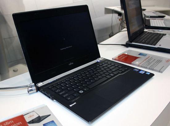 Fujitsu Lifebook UH572
