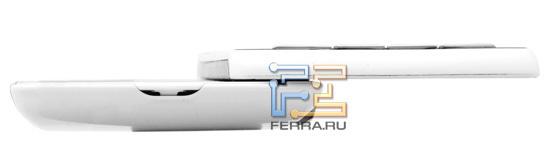 Разложенный Sony Ericsson Xperia Play в профиль