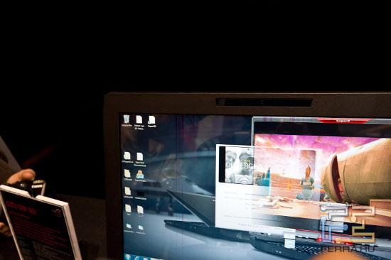 Экран ASUS G53 SW 3D вблизи