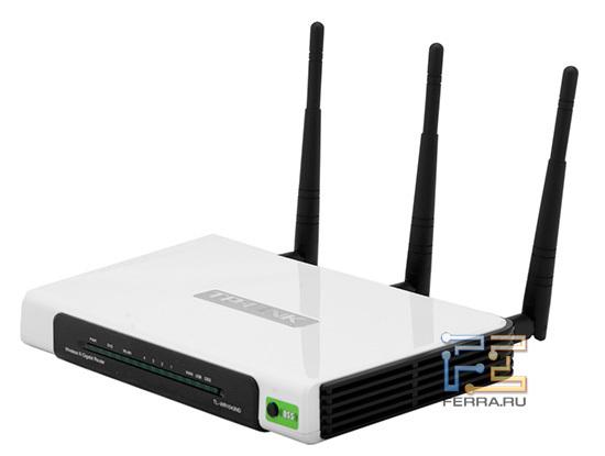 Корпус глянцевый буквально до зеркального блеска