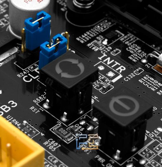 Кнопки Power и Reset системной платы Foxconn P67A-S