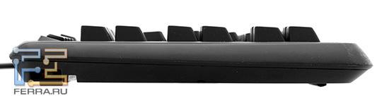 В профиль хорошо заметно, что разные по назначению группы клавиш имеют разный наклон