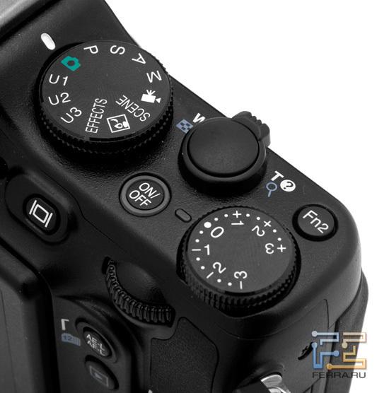 Органы управления на верхней панели Nikon Coolpix P7100