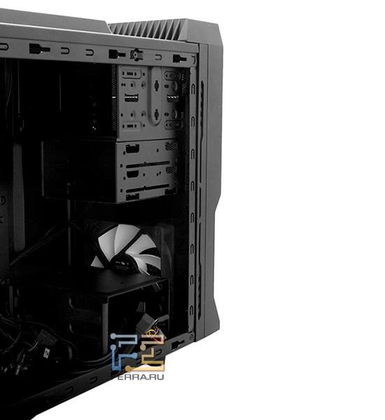 Два отсека для оптических приводов лишены защелок, крепление осуществляется винтами вручную