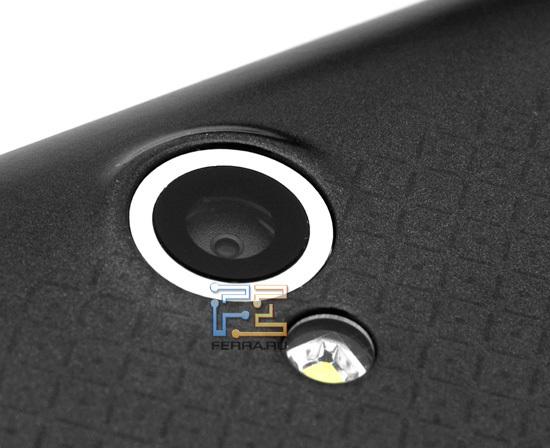 Глазок камеры Dell Streak 7 и его верный друг — светодиод вспышки