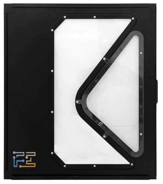 На боковой крышке имеется окно и есть возможность установить очередной вентилятор