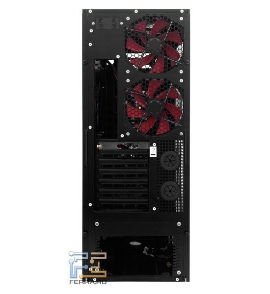 На задней панели имеется набор переключателей скорости вращения каждого вентилятора в задней части корпуса