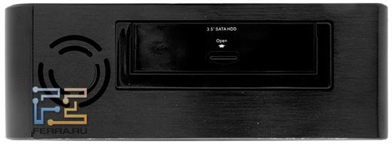 Вентилятор расположен не очень удачно, и жесткий диск охлаждается гораздо слабее, чем мог бы