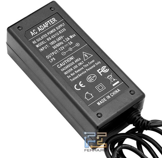 Блок питания также стандартен для всех трех плееров