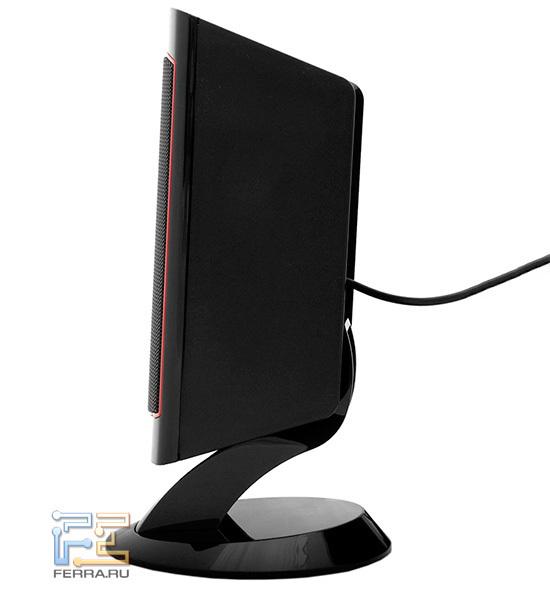 Для установки Microlab X13 на столе задействованы небольшие подставки