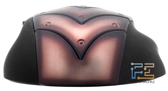 Более крупный план. Обратите внимание на фактуру пластика