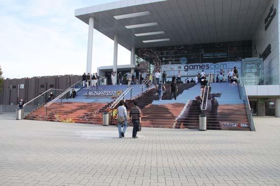 Натана Дрейка на GamesCom 2011 было видно издалека