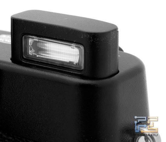 Встроенная вспышка Fujifilm FinePix X10