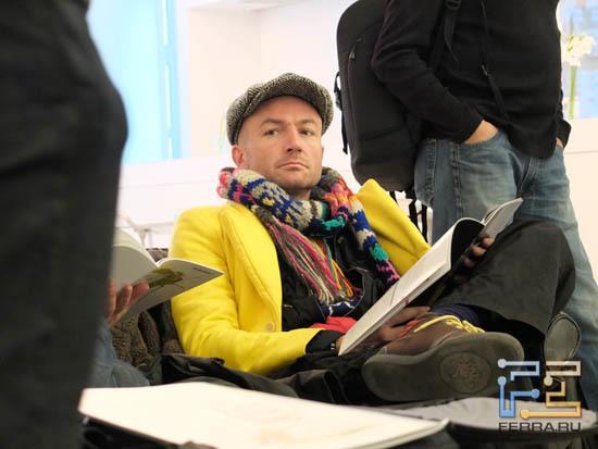 F/2.8, 1/28 c, ISO 800, 112 мм