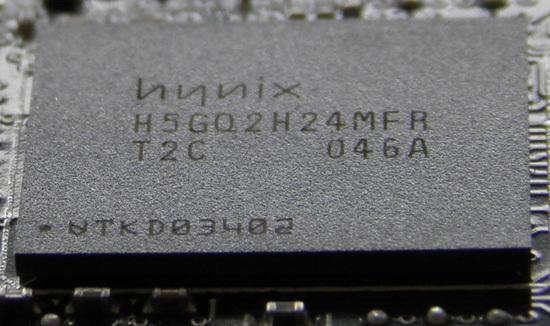 Такие же модули памяти используются в других видеокартах 6900-й серии, но тактовая частота там выше