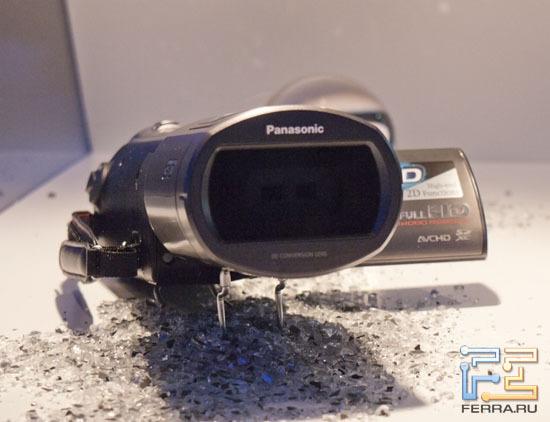 А вот так выглядит насадка для трехмерной съемки на Panasonic HDC-SDT750