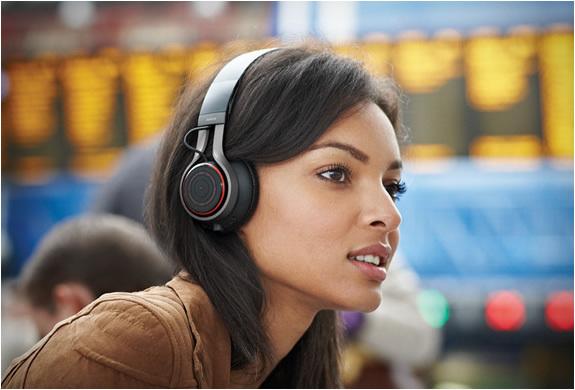 Внешний вид Jabra Revo