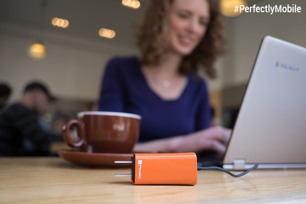 Знакомьтесь, это Dart - первый адаптер для ноутбука, которому грозит затеряться в дамской сумочке