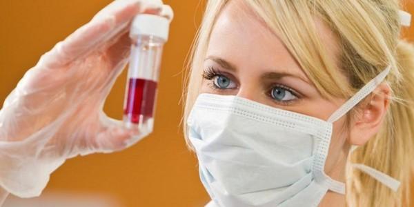 День выхода первого серийного компьютера Apple