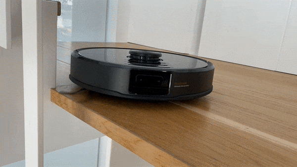 Даже дети-дошкольники не сразу понимают опасность высоты, а эта штуковина всё прекрасно осознаёт!