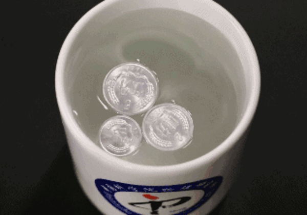 Как китайцы проверяют качество работы холодильника при помощи обычной монеты