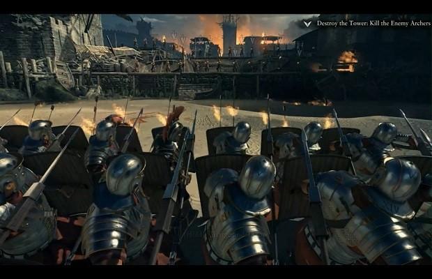 Солдаты одновременно укрываются за щитами от стрел и метко швыряются копьями на невероятные расстояния