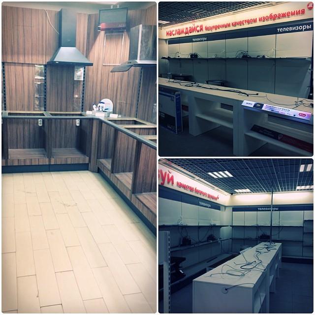 Пустые полки магазинов. Народ разобрал буквально всё