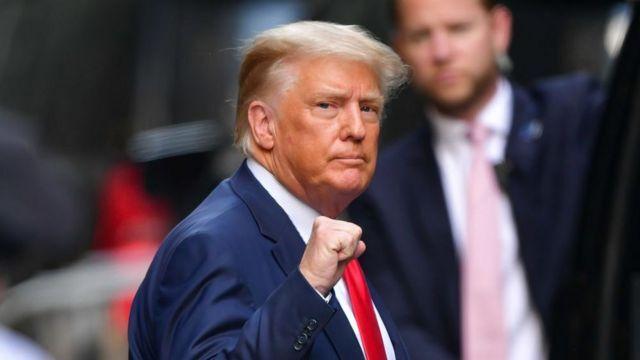 Дональд Трамп объяснил падение популярности Facebook предвзятостью