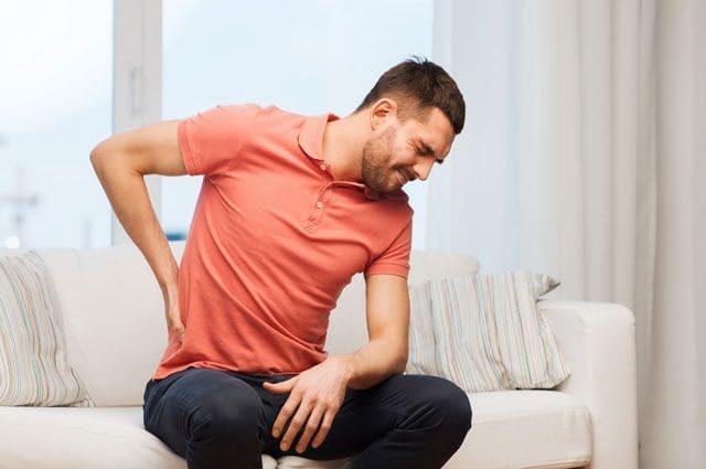 Почему у вас болит спина, когда вы нервничаете