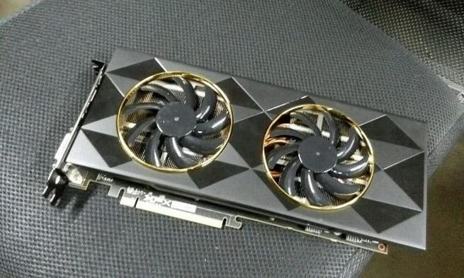 Это (предположительно) видеокарта XFX Radeon R9 390