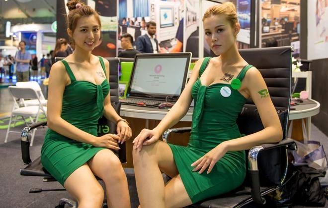 Самые красивые девушки компьютерной выставки Computex 2018