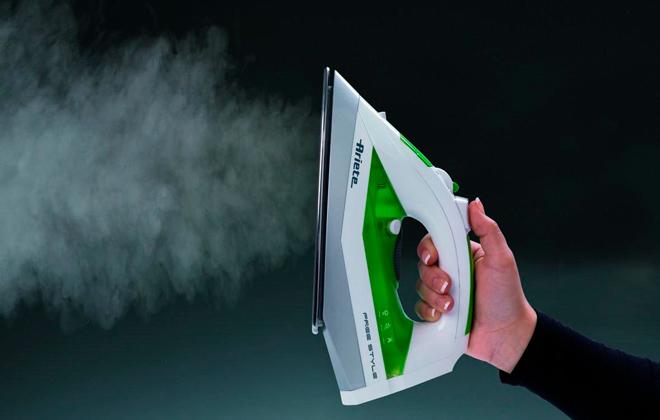 5 недорогих беспроводных утюгов: стоит ли покупать бюджетную модель?