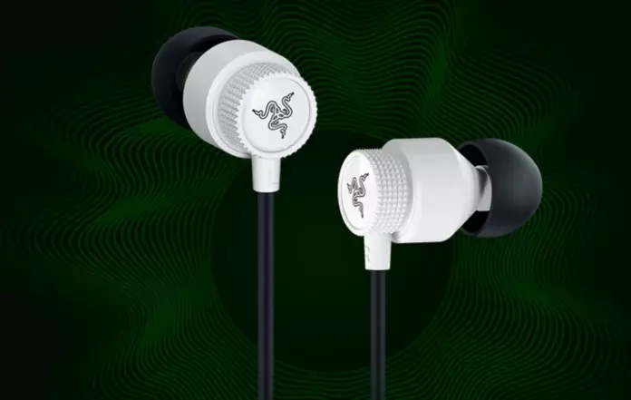 Razer выпустила белые наушники-вкладыши Hammerhead V3 с USB‑C адаптером