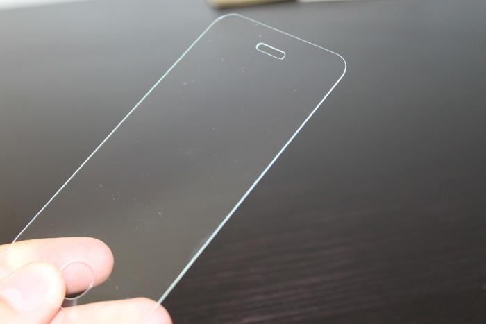 Утверждается, что этой пластинки будет достаточно, чтобы защитить телефон при падении