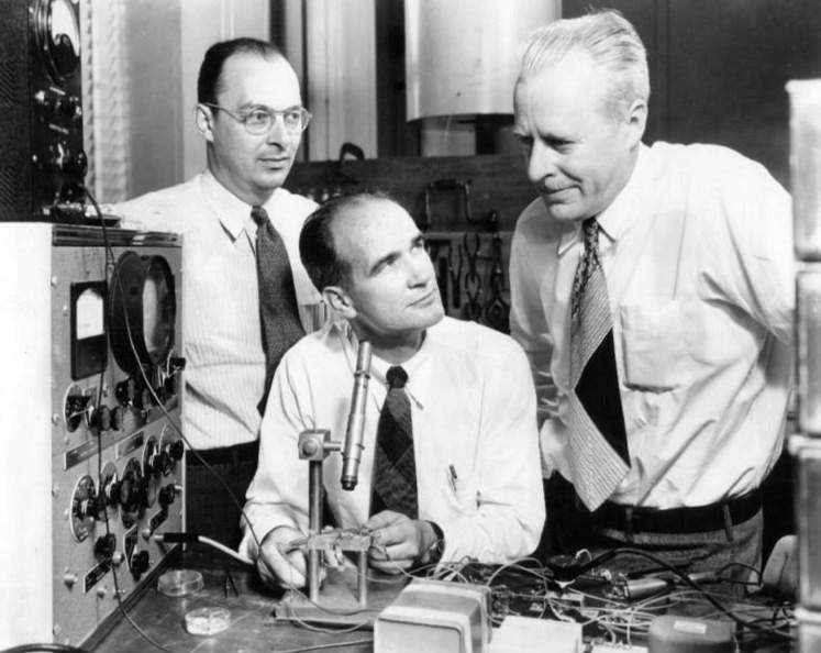 Бардин, Шокли и Браттейн в лаборатории Bell