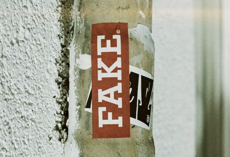 Microsoft не будет маркировать фальшивые новости как "фейковые"