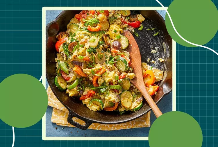 Омлет с овощами назвали лучшим завтраком при высоком кровяном давлении