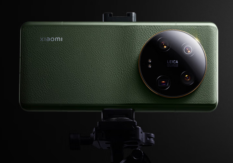 Камера Leica с гигантским дюймовым датчиком, 50 Мп и 8К видео: Xiaomi 13 Ultra появился в магазинах Китая