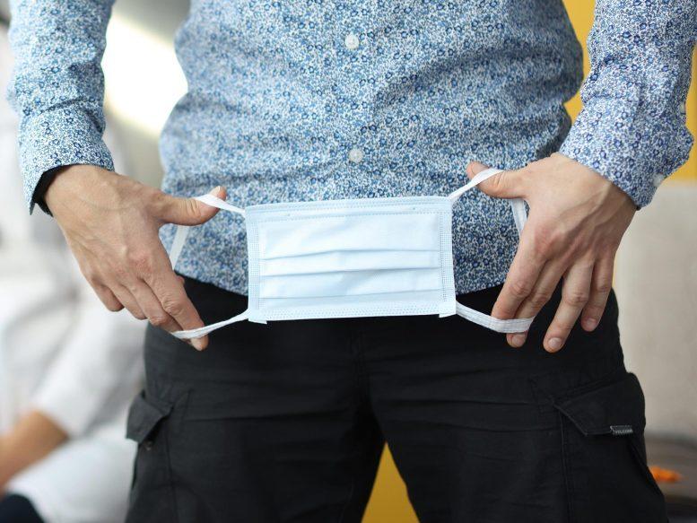 Коронавирус научился проникать даже в половые органы