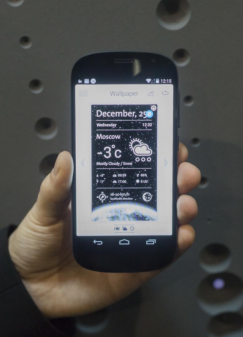 Основной экран YotaPhone 2