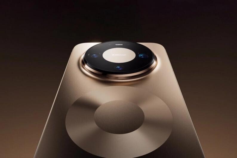 Восьмёра сзади на корпусе — на любителя, конечно