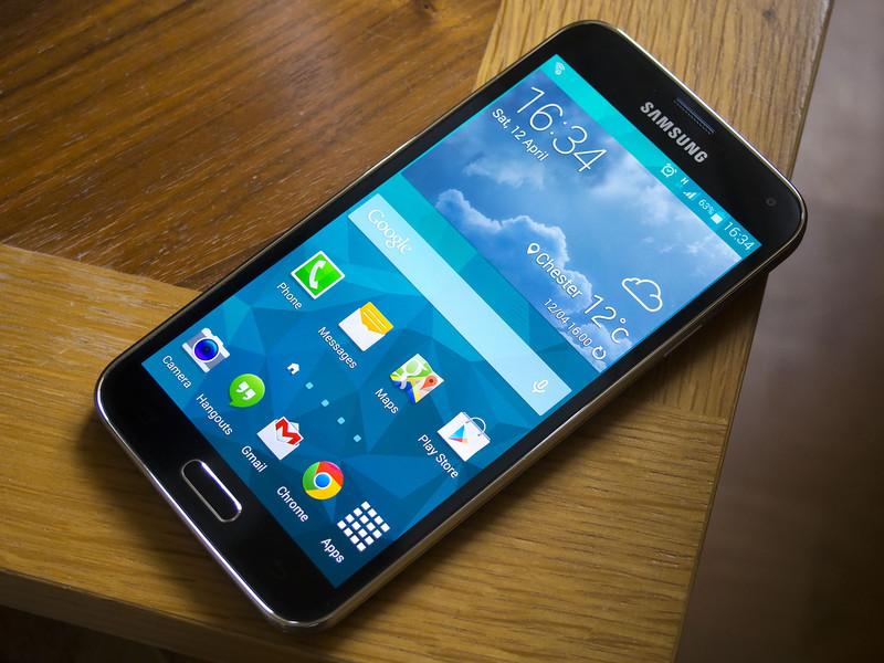 Galaxy S5 — качественное железо Samsung с возможностью избежать софта Samsung
