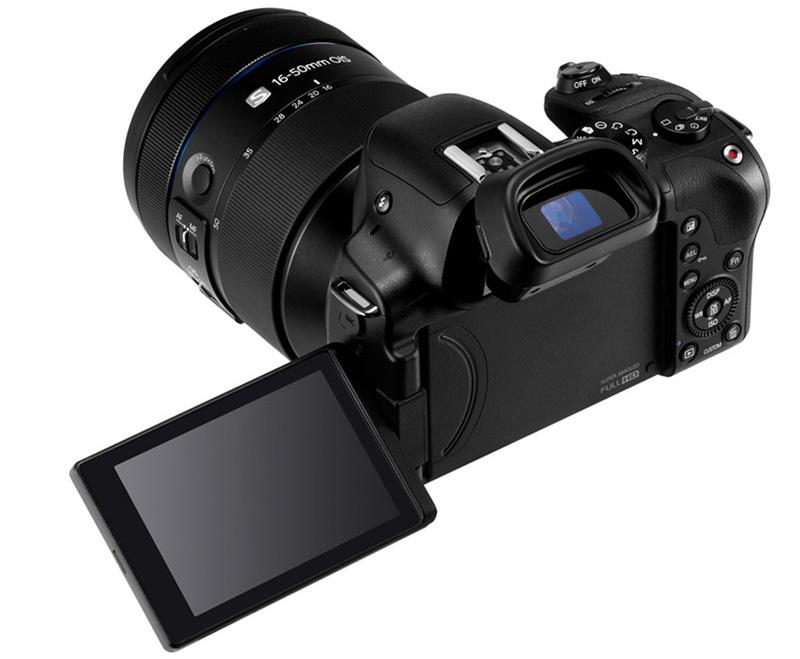 Конструкция экрана и видоискателя в Samsung NX30