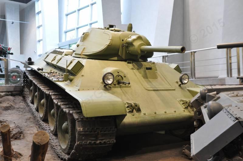 Т-34 ранних выпусков с орудием Л-11
